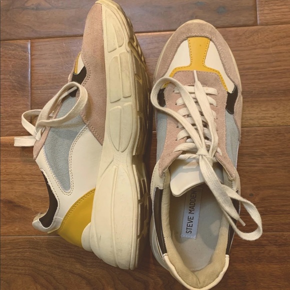 Steve Madden sneakers - Picture 1 of 2